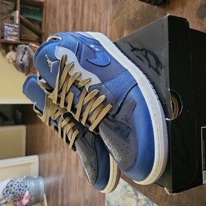 Jordan 1 Low Craft "Inside Out Obsidian"
